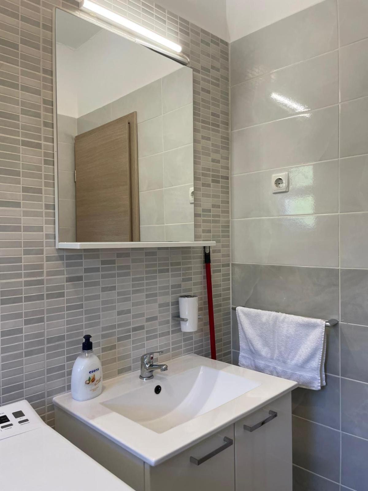 Apartments Nada Betina  Εξωτερικό φωτογραφία